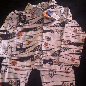 NWT BOYS 3T HALLOWEEN PAJAMAS 2pc TOP & PANTS BUTTON UP COLLAR